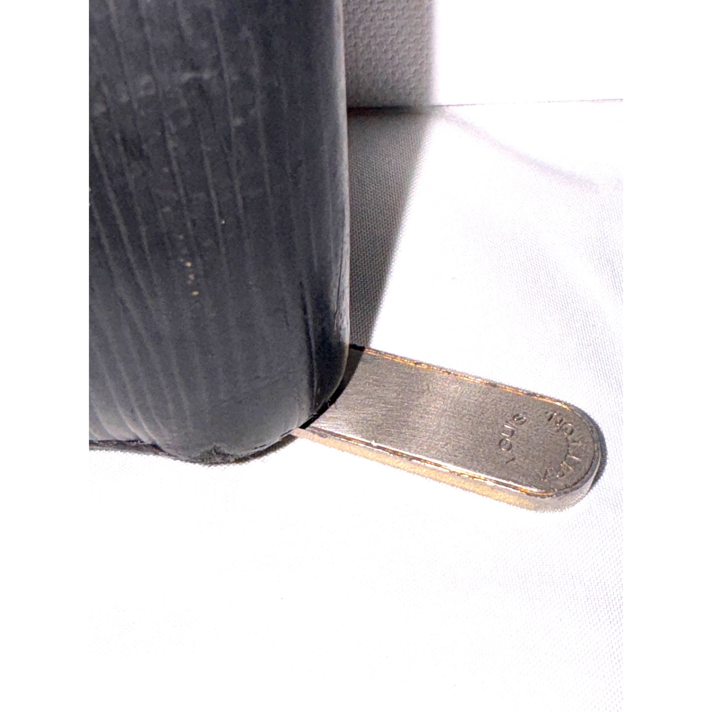 Louis Vuitton Zippy Wallet in Black Epi Leather