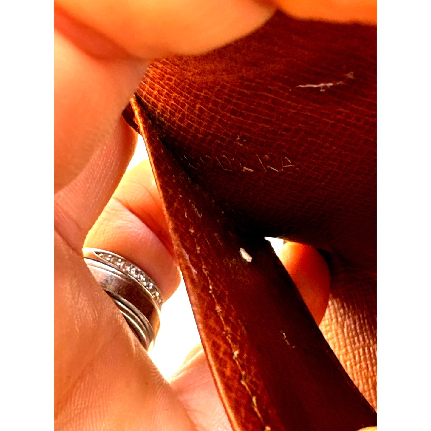 Louis Vuitton Luxury Accessory β Timeless & Authentic