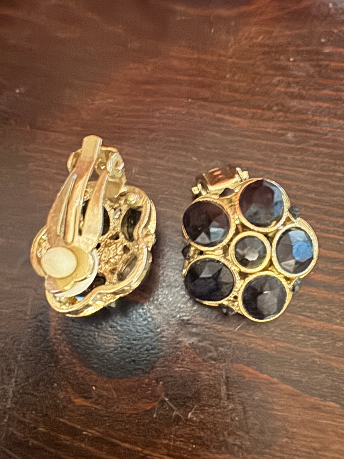 Clip-On Earrings · Vintage Cluster · Gold-Tone Navy Faceted Gems — photo 2