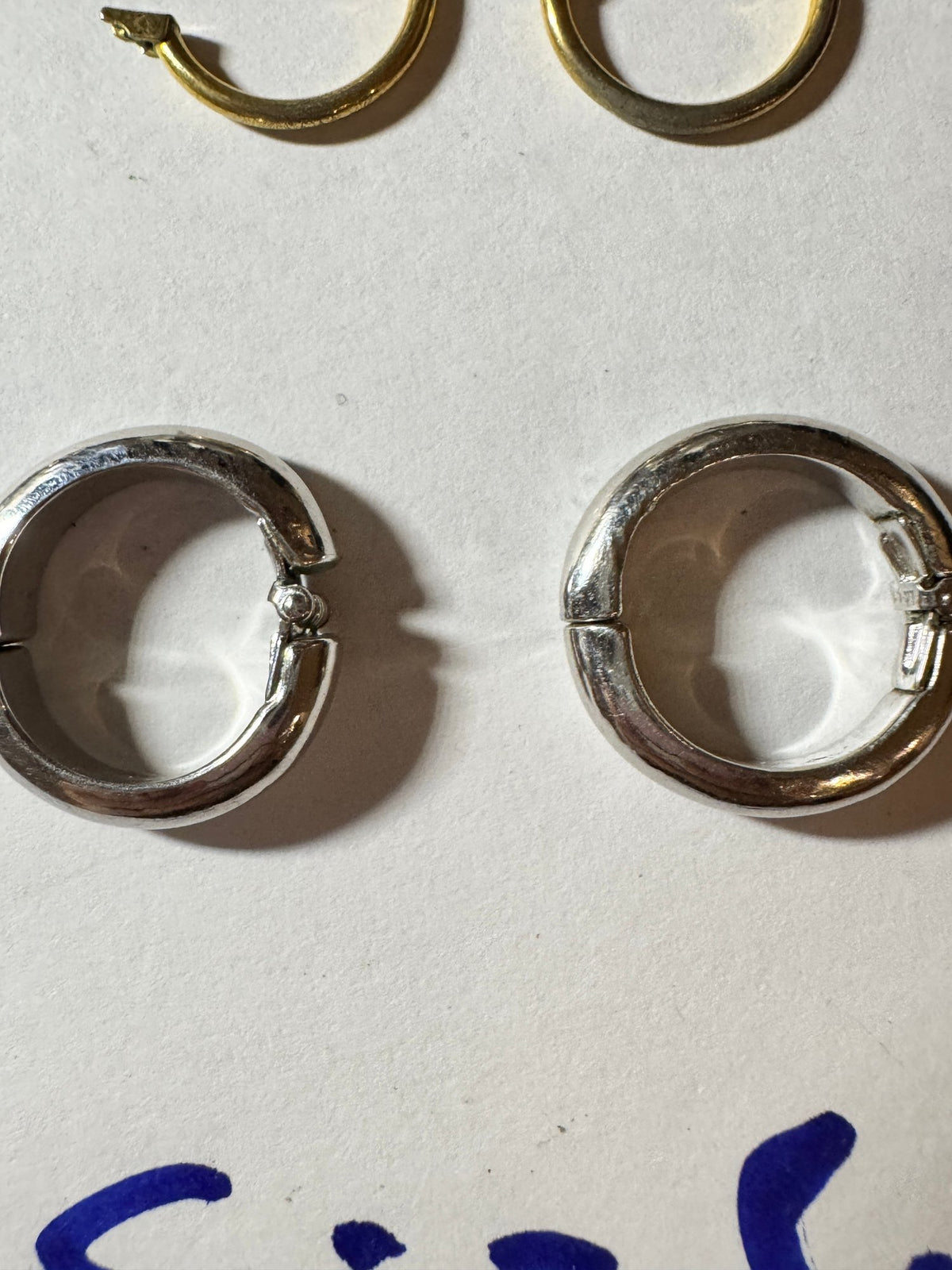 Silver-Tone Huggie Hoops · Bold Chunky Style · Snap Closure — photo 2
