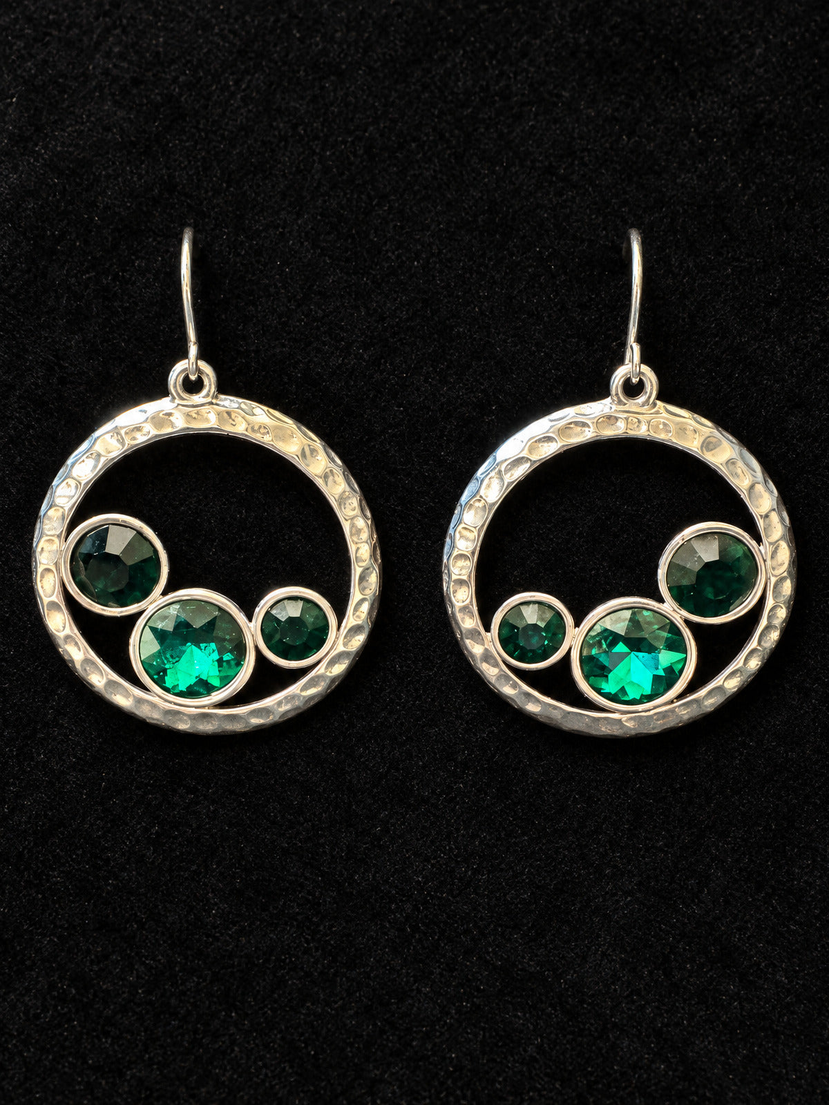 ⚜️ Hammered Hoop Drop Earrings | Emerald Crystal | Silver-Tone 💗