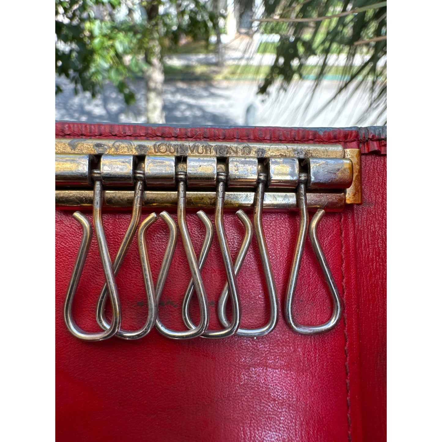 Louis Vuitton Luxury Accessory – Timeless & Authentic