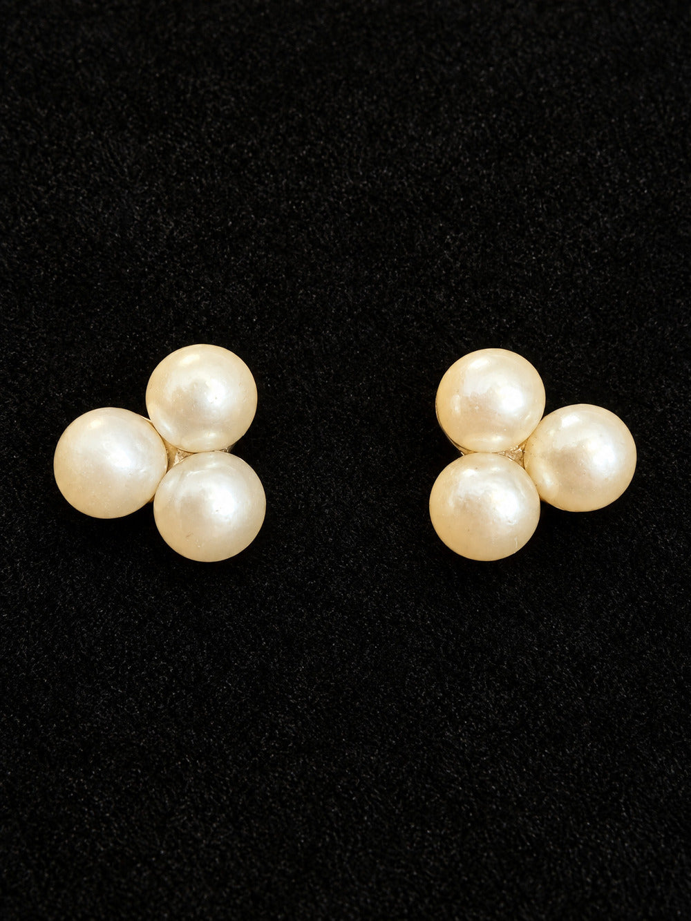 ⚜️ Japan Pearl Cluster Earrings | Vintage 1980s | Light on ears 💗