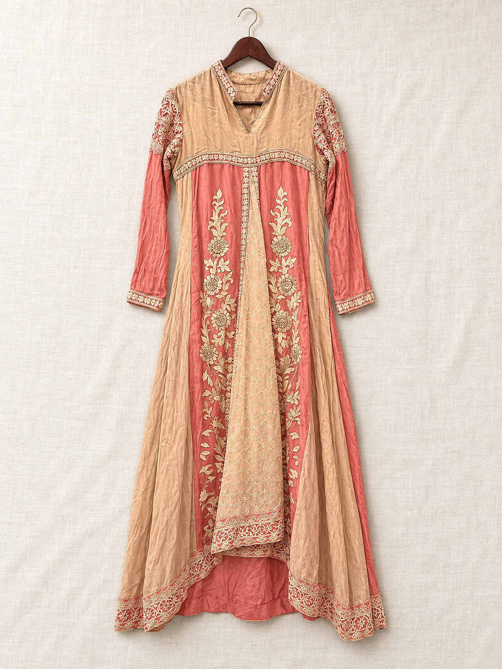 ⚜️ Saiqa Nasar Majeed | Embroidered Nasar Majeed London | M Coral & Gold 💗