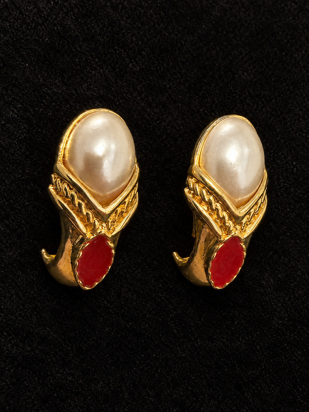 ⚜️ Vintage Clip-on Earrings | Pearl Cabochon & Red Enamel | Gold-Tone 💗