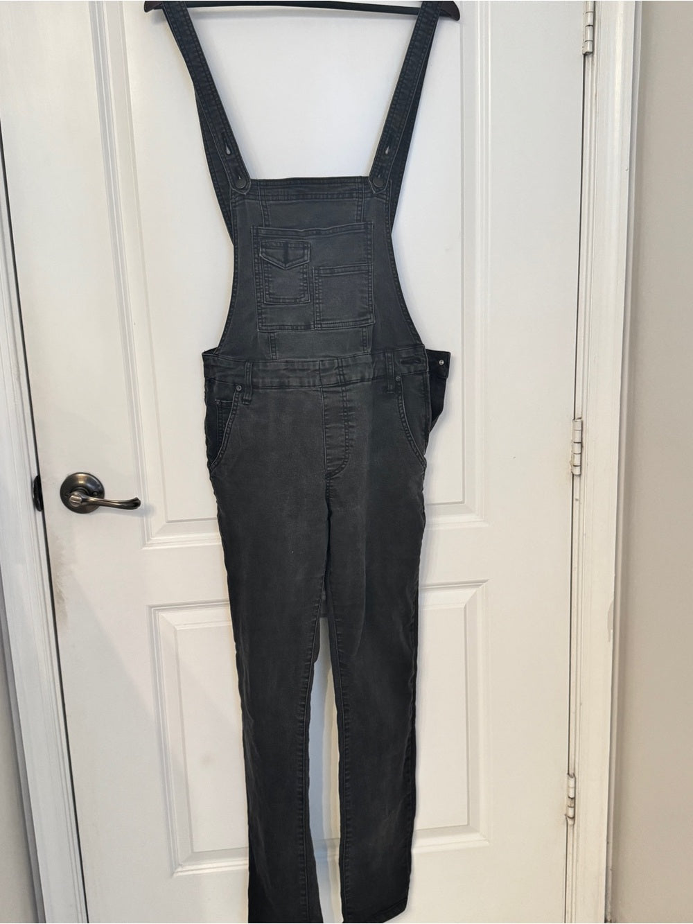 ⚜️ Free People | Charcoal Denim Overalls | Size 27 💗 — photo 2