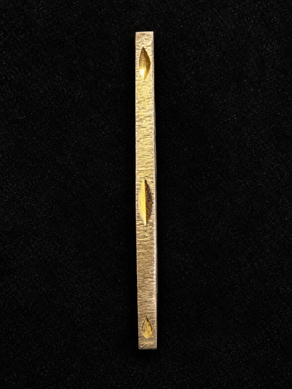 ⚜️ Gold-Tone Bar Bracelet | Textured Diamond Cutout | Vintage 💗