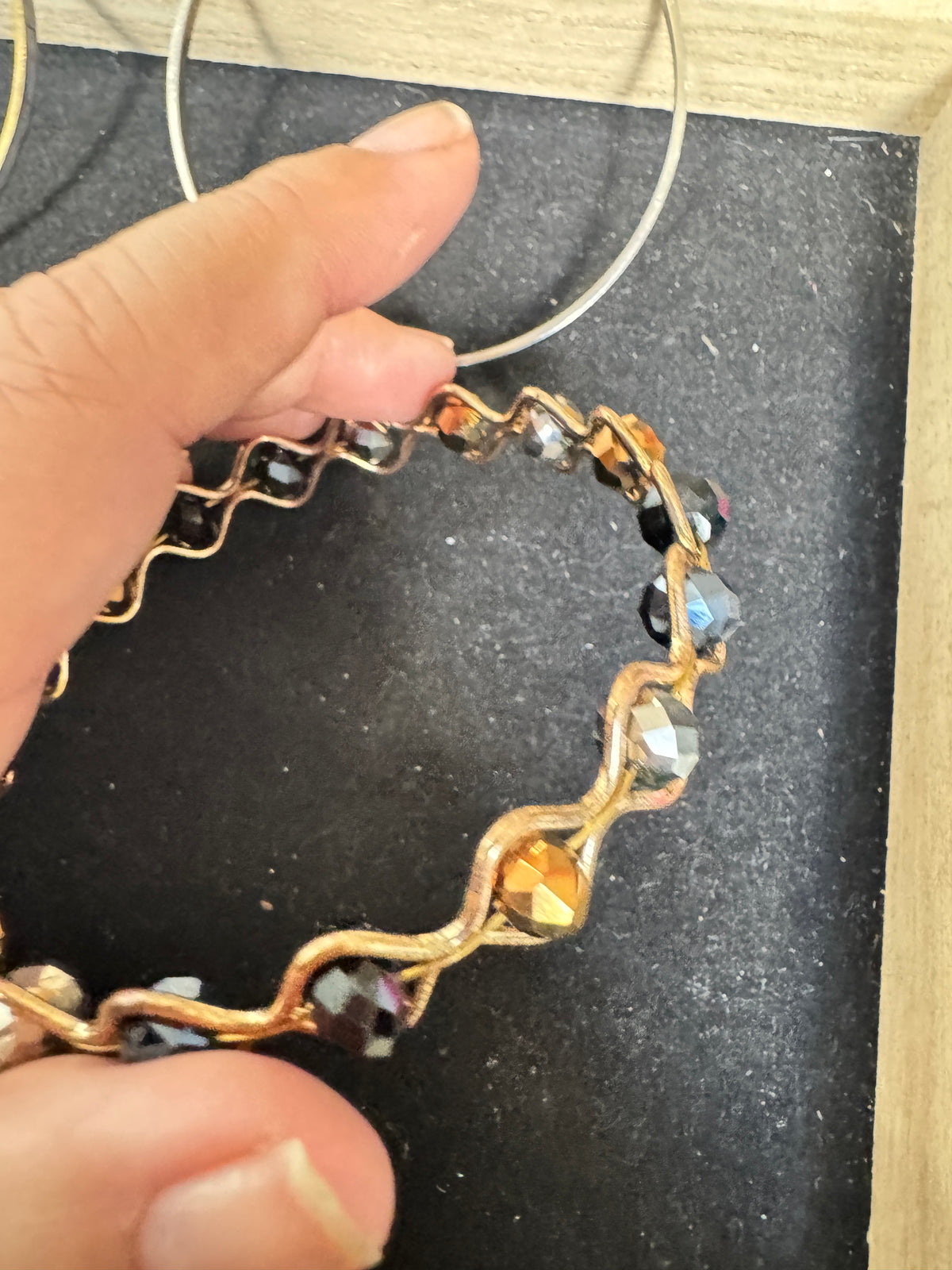 ⚜️ Crystal Bangle | Wavy Wire Wrap | Gold-Tone Smoky Amber Faceted 💗 — photo 3