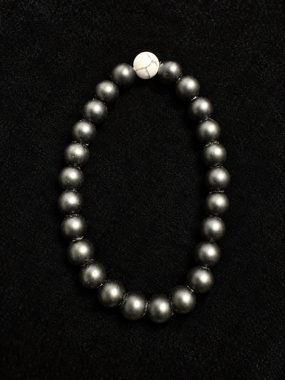 ⚜️ Beaded Stretch Bracelet | Matte Hematite & White Howlite Accent 💗