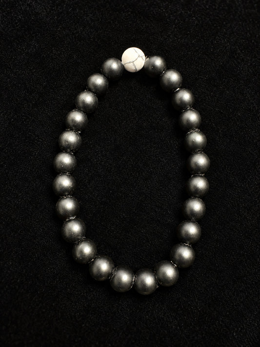 ⚜️ Beaded Stretch Bracelet | Matte Hematite & White Howlite Accent 💗