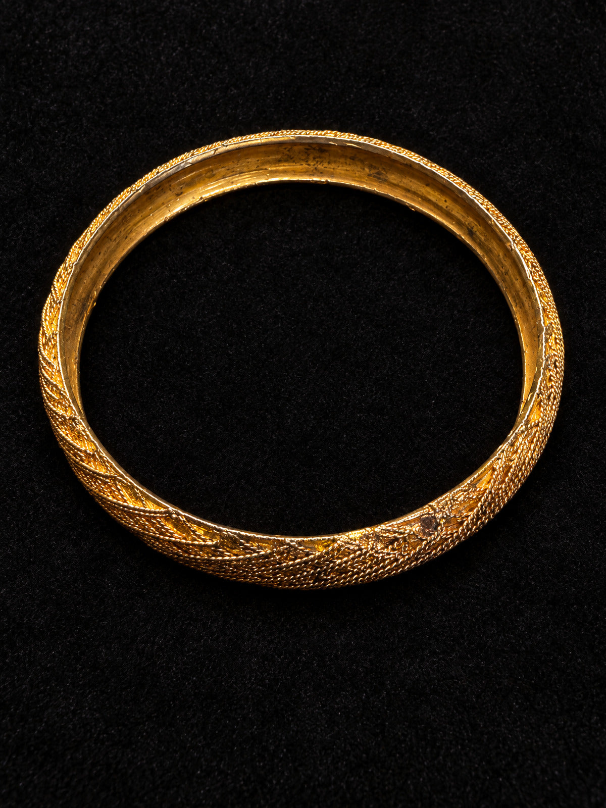 ⚜️ Gold-Tone Bangle | Twisted Rope Texture | Vintage 70s Style 💗