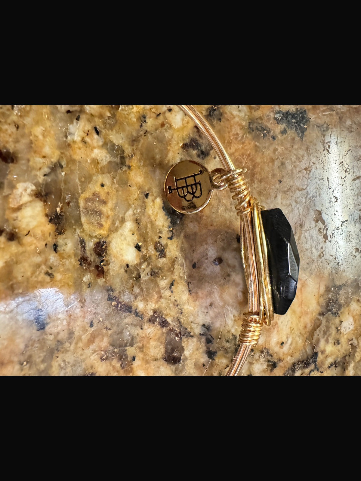 ⚜️ Ster Design Wire-Wrap Bangle | Black Crystal | Gold-Tone 💗 — photo 3
