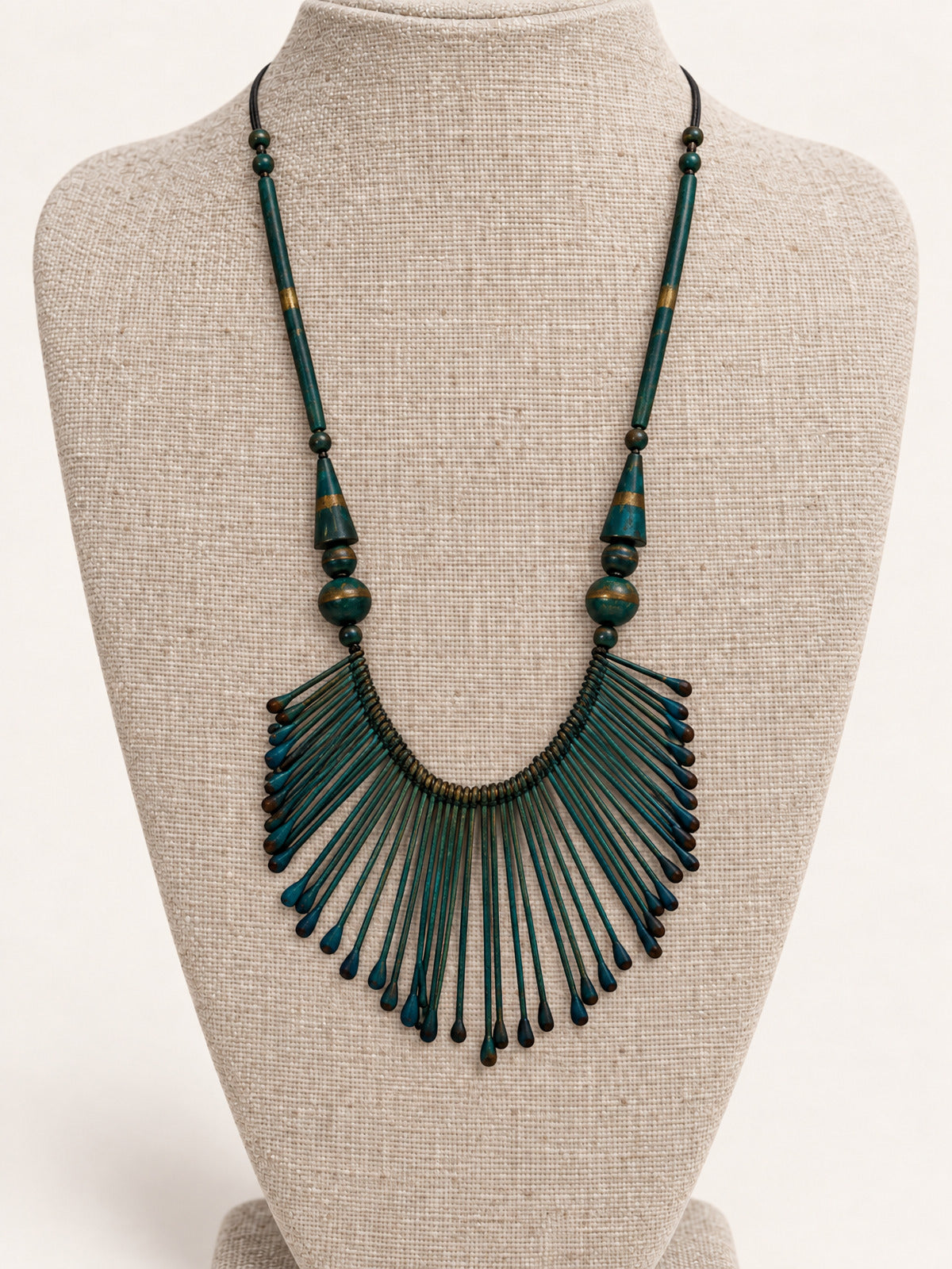 ⚜️ Elegant Brass Necklace | Unique Green Fan Design 💗