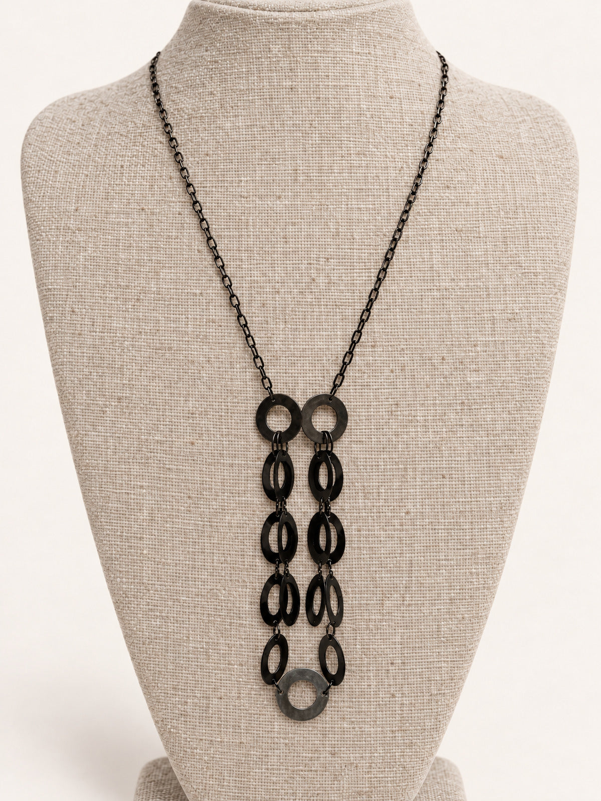 ⚜️ Black Metal Necklace | Minimal Elegance | Excellent Condition 💗