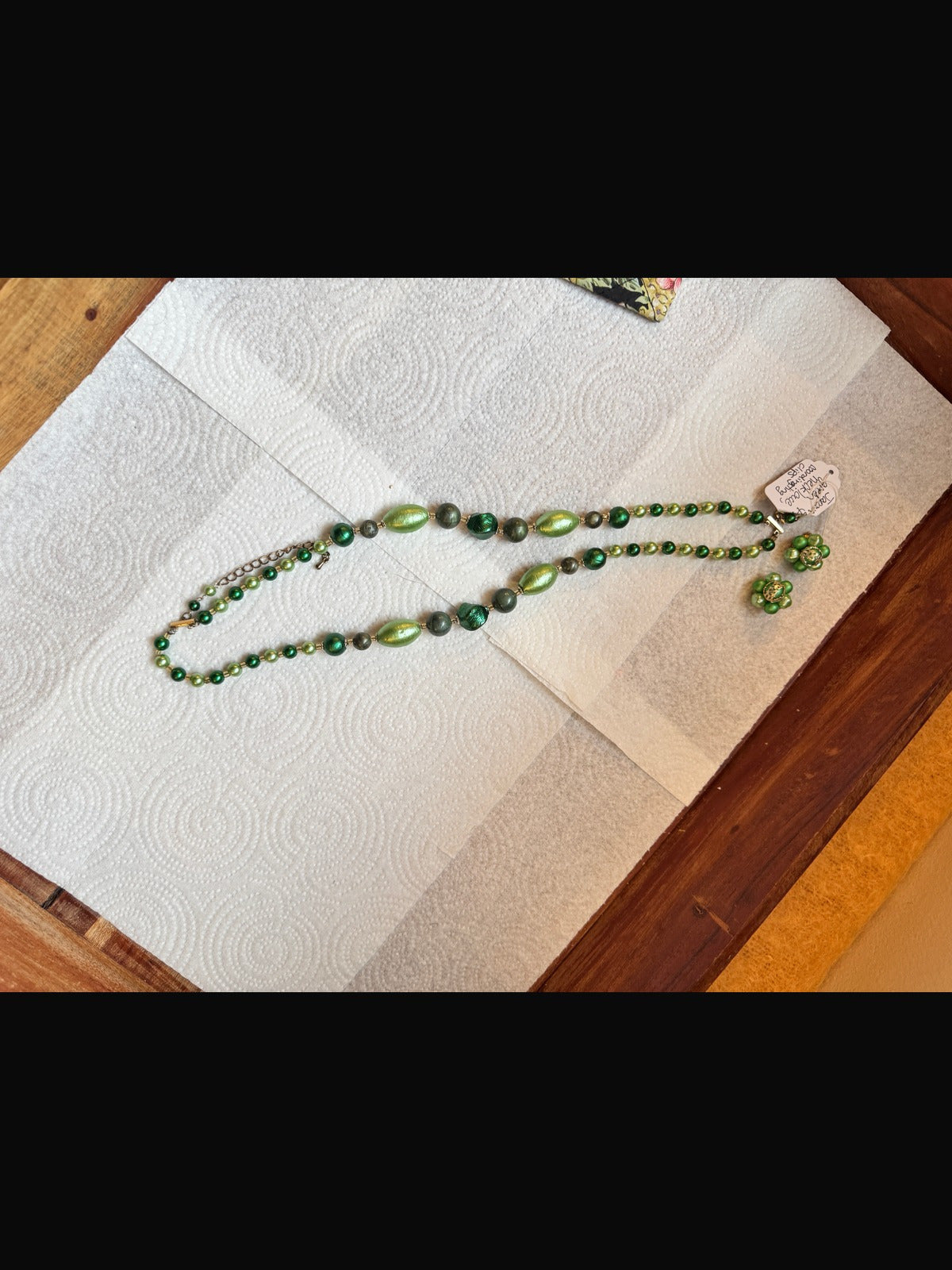 ⚜️ Made in Japan | Vintage Green Glass Bead Necklace & Cluster Clip-On Earrings — photo 2