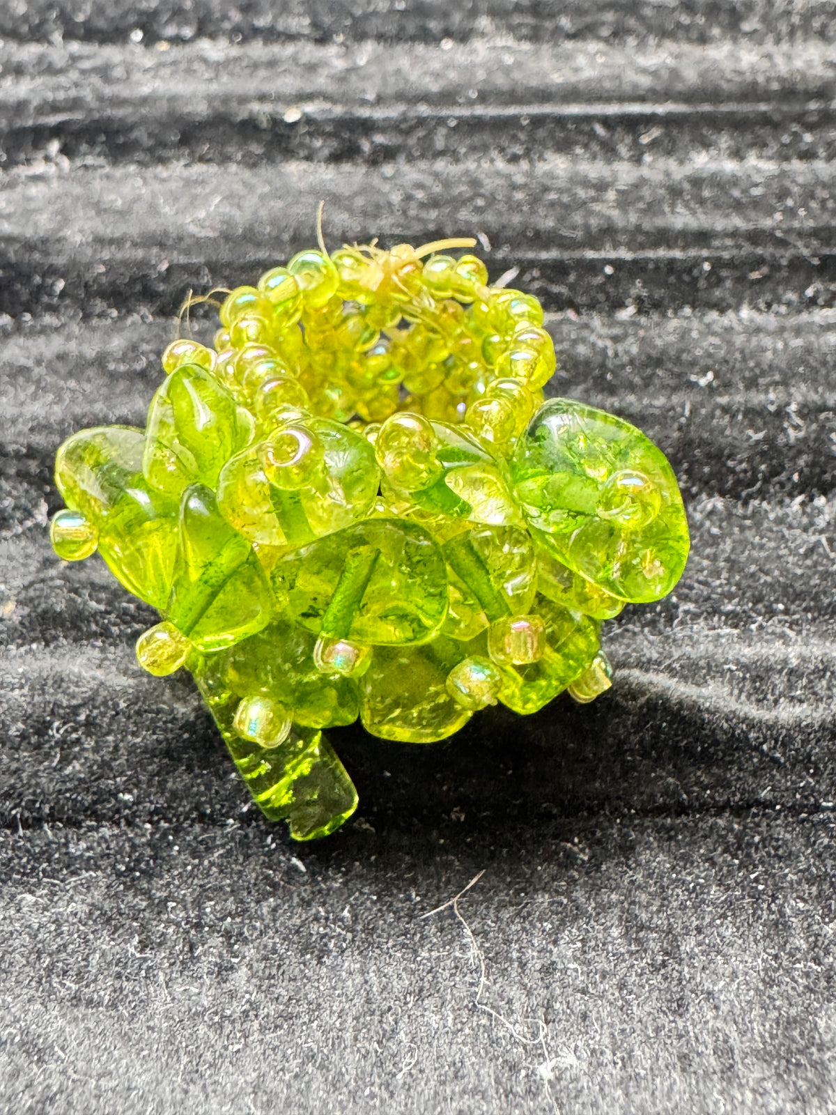 ⚜️ Stretch Cocktail Ring | Chartreuse Leaf & Petal Beads | Fits Most 💗 — photo 3