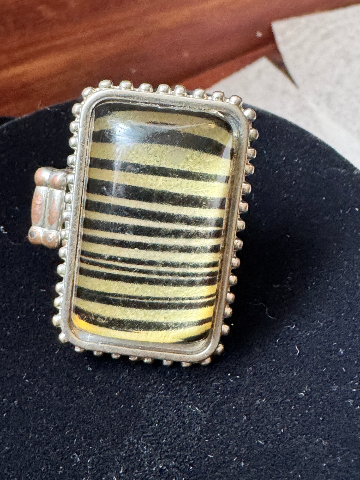 ⚜️ Stretch Cocktail Ring | Bold Stripe Cabochon | Black & Gold-Tone 💗 — photo 3