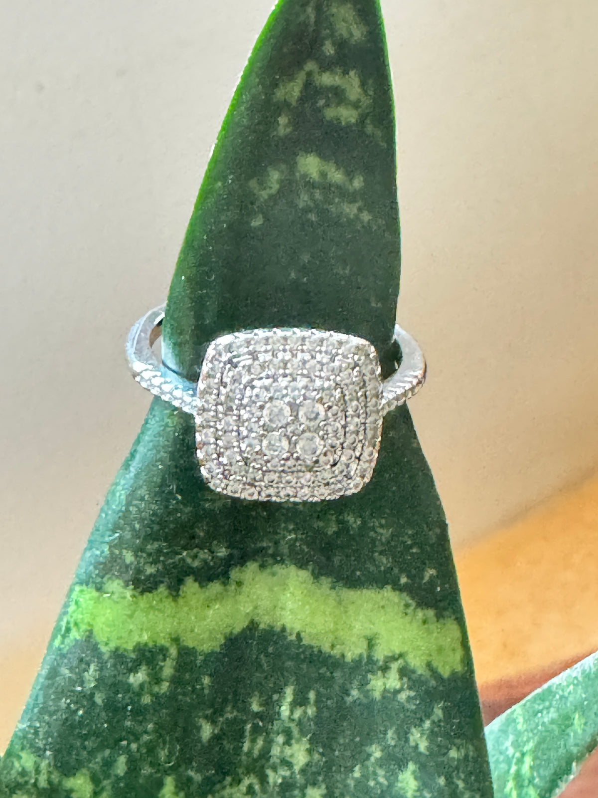⚜️ Pavé Cluster Ring | Cushion Halo Style | Size 9 Clear Crystal 💗 — photo 3
