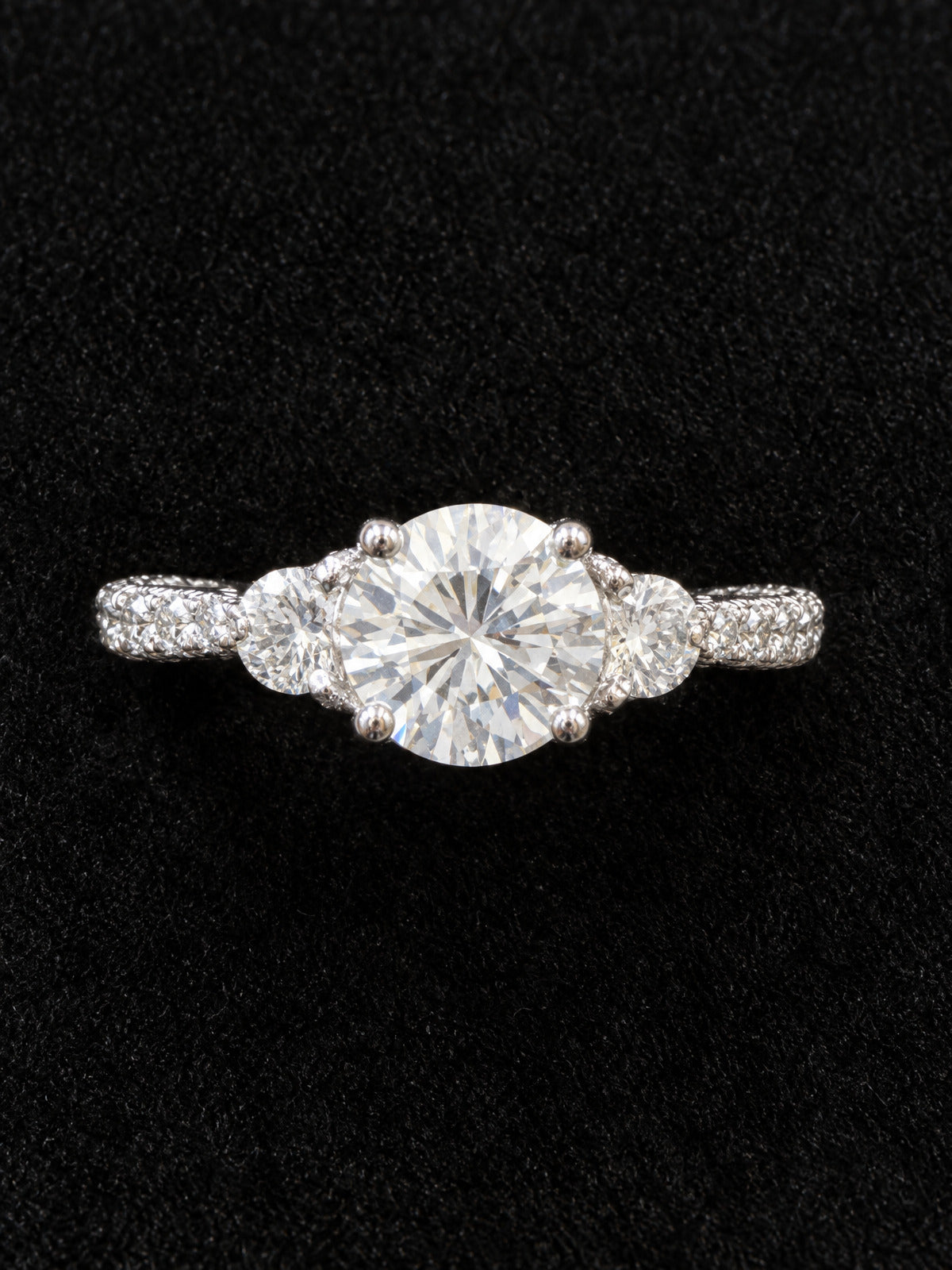 ⚜️ Three-Stone Ring | Round Crystal Pavé Band | Size 9 💗