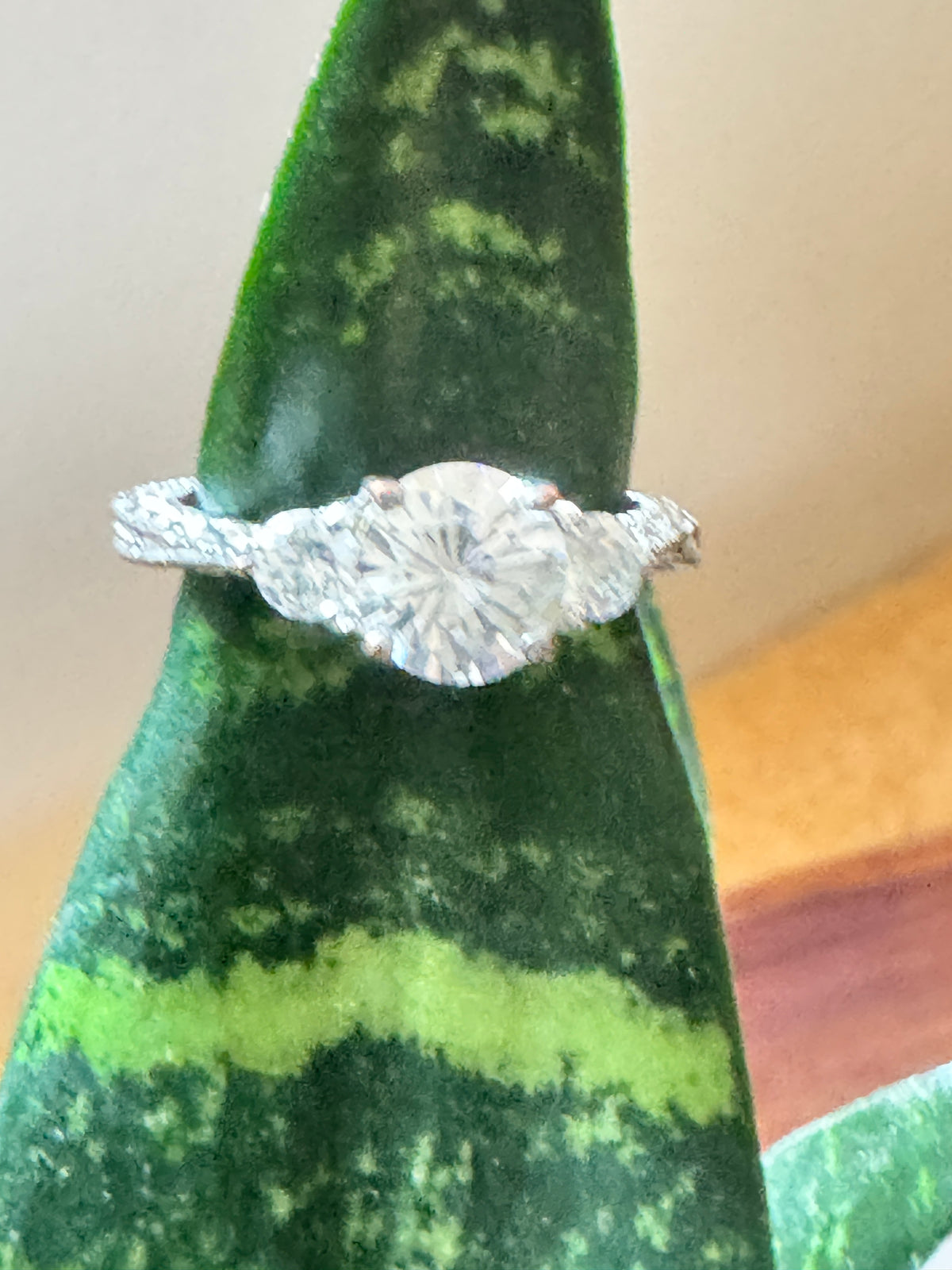 ⚜️ Three-Stone Ring | Round Crystal Pavé Band | Size 9 💗 — photo 3