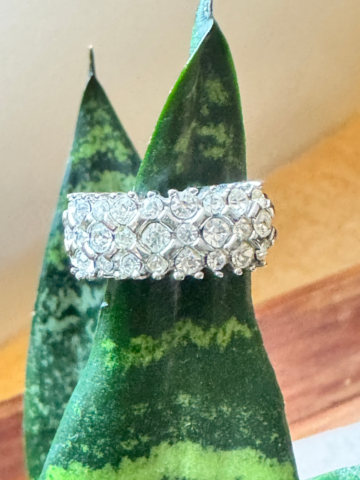 ⚜️ Crystal Band Ring | 3-Row Pavé Honeycomb | Size 9 Clear 💗 — photo 3
