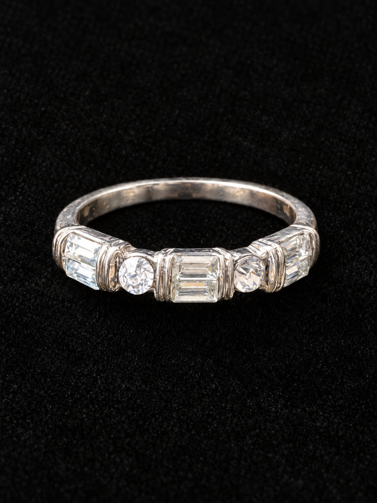 ⚜️ Art Deco-Style Band | Mixed-Cut Crystal Ring | Size 9 💗