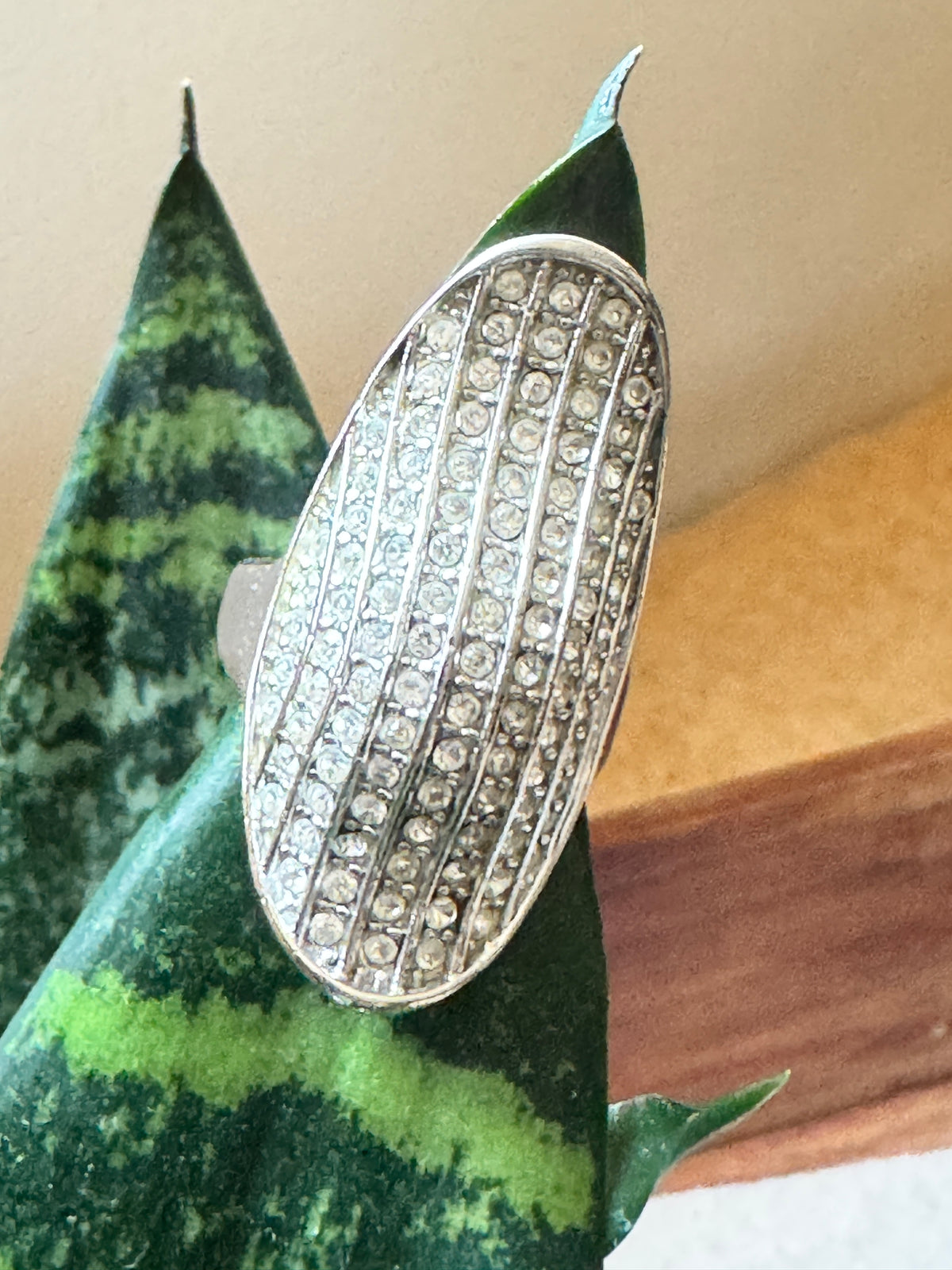 ⚜️ Cocktail Ring | Pavé Crystal Elongated Oval | Size 9 Silver-Tone 💗 — photo 3