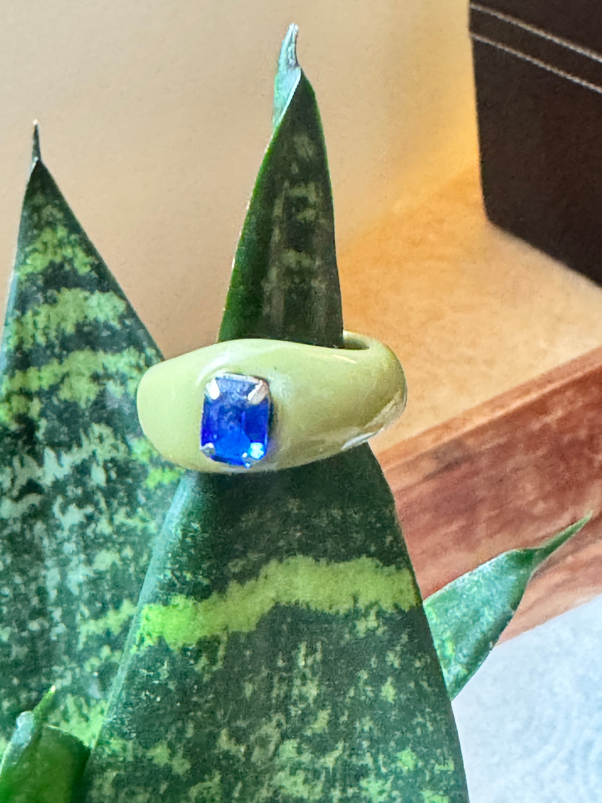 ⚜️ Dome Ring | Sage Green Stone Band + Blue Crystal | Size 9 💗 — photo 3
