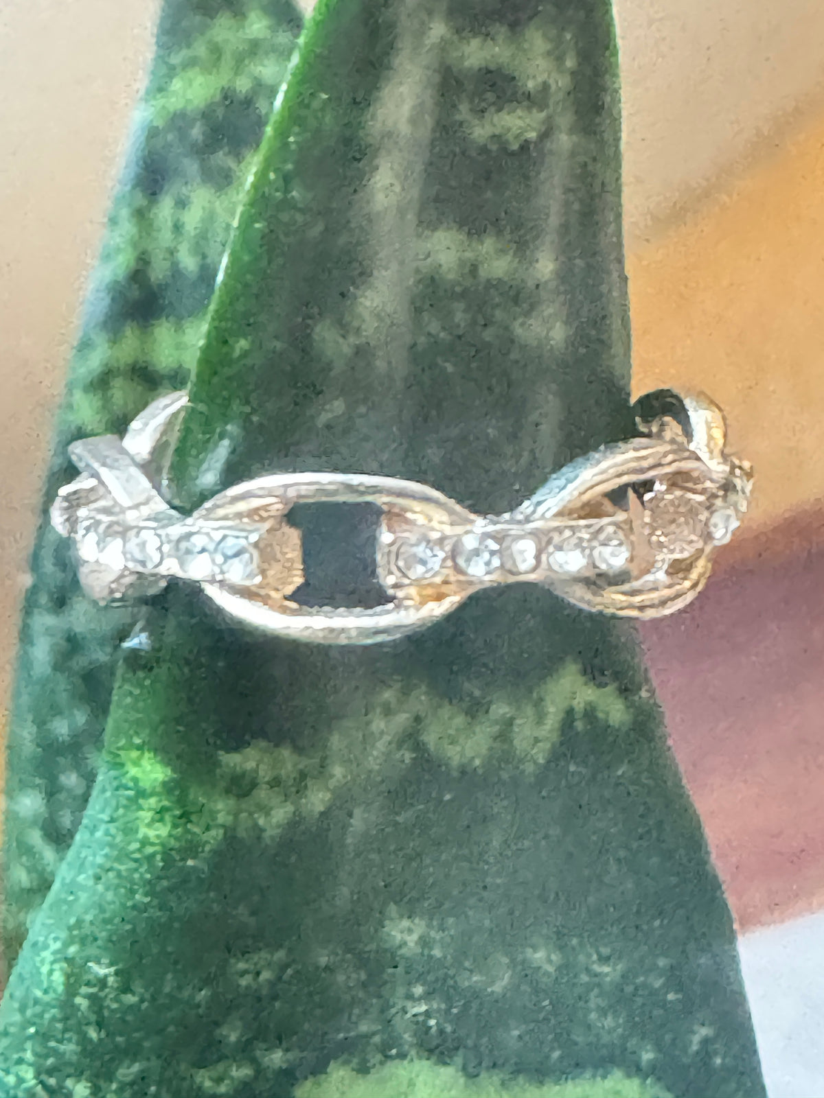 ⚜️ Vintage-Style Ring | Crystal & Black Stone | Size 9 💗 — photo 3