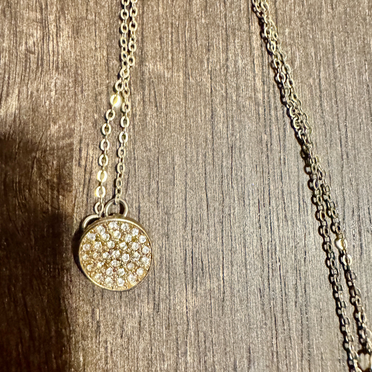 ⚜️ Pavé Disc Pendant | Dainty Gold-Tone Necklace | Crystal 💗 — photo 2