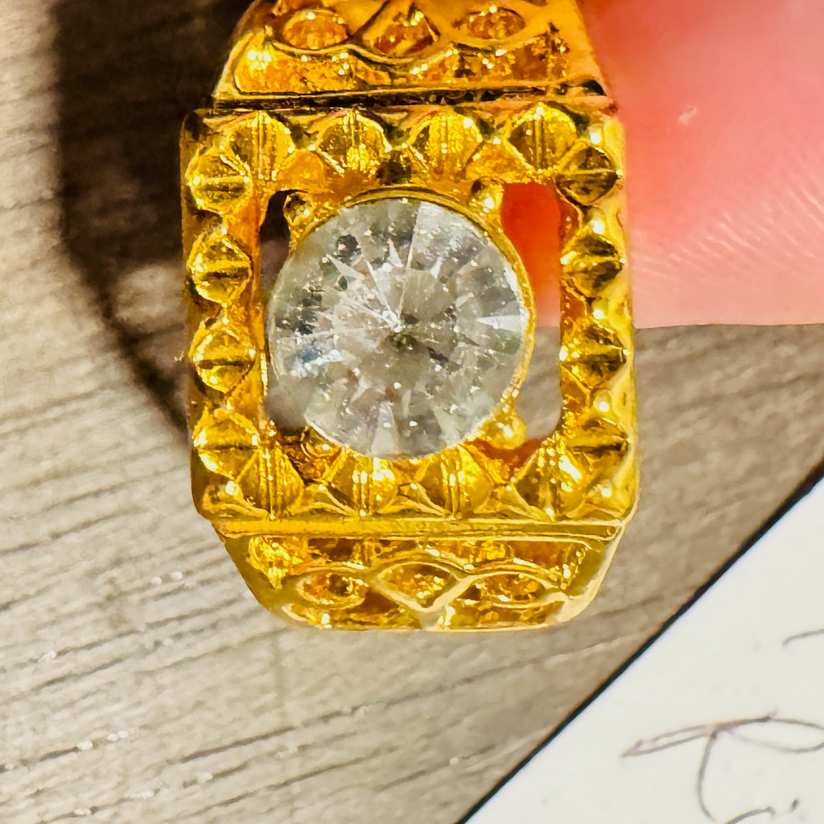 ⚜️ Gold-Tone Square Statement Ring | Filigree Crystal Center | Size 9 💗 — photo 3