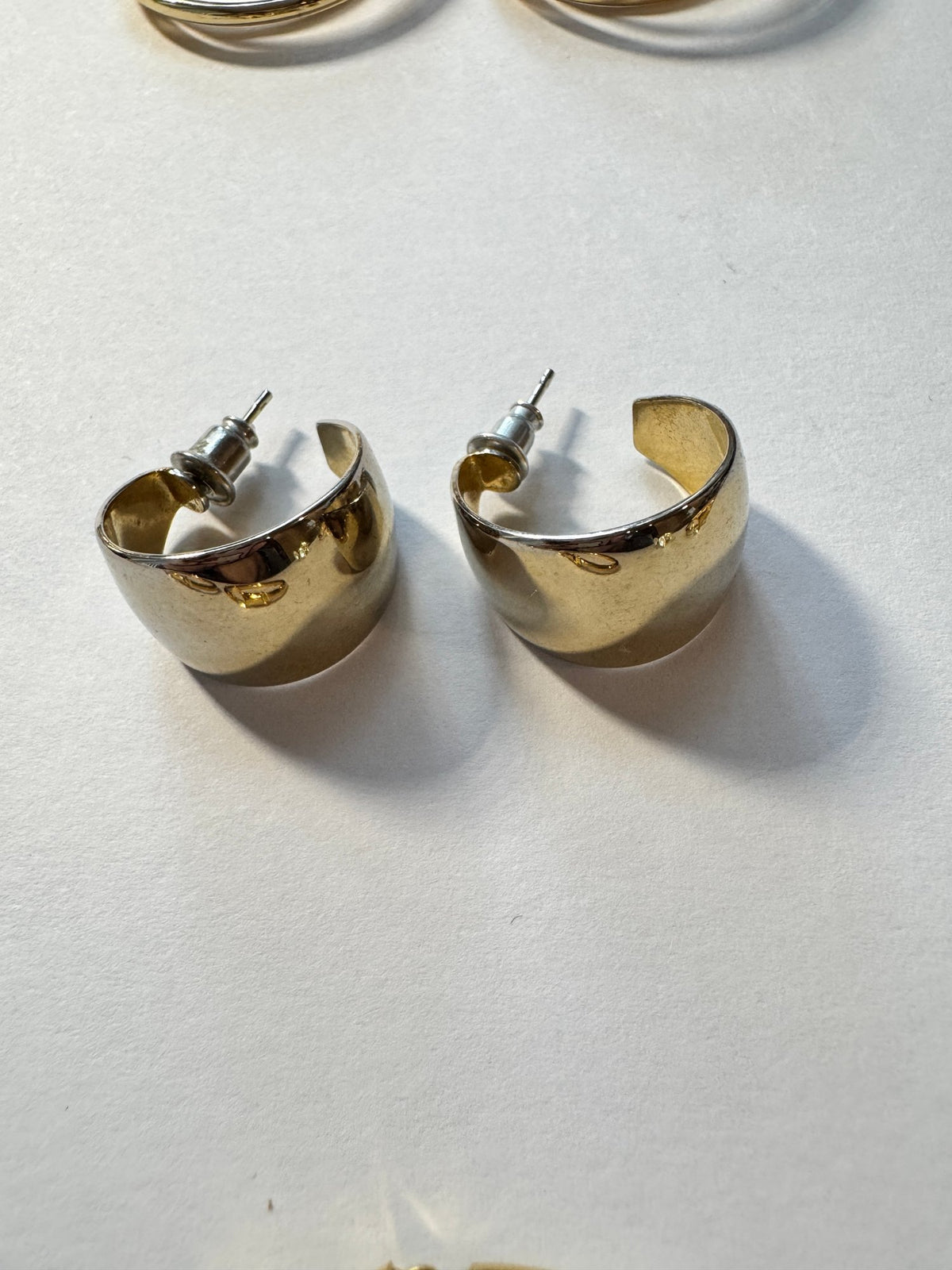 Chunky Gold-Tone Hoop Earrings · Wide Band Statement · Stud Post — photo 3