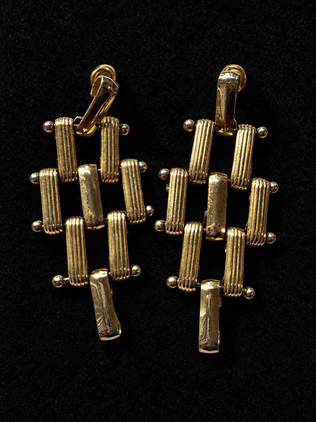Gold-Tone Drop Earrings · Statement Lattice · Ribbed Bar Links