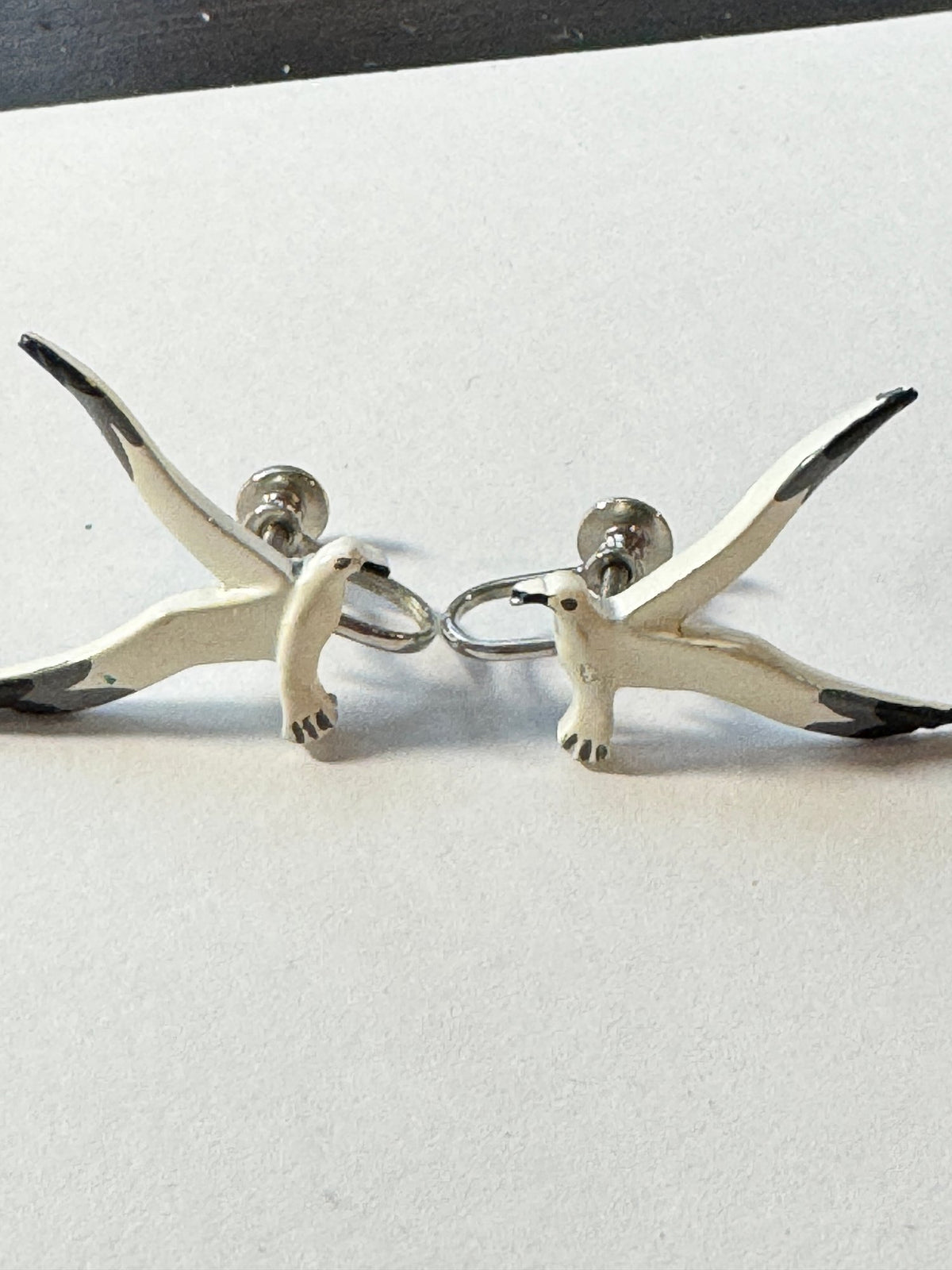 Seagull Screw-Back Earrings · Mid-century-style · White Enamel Silver-Tone — photo 2