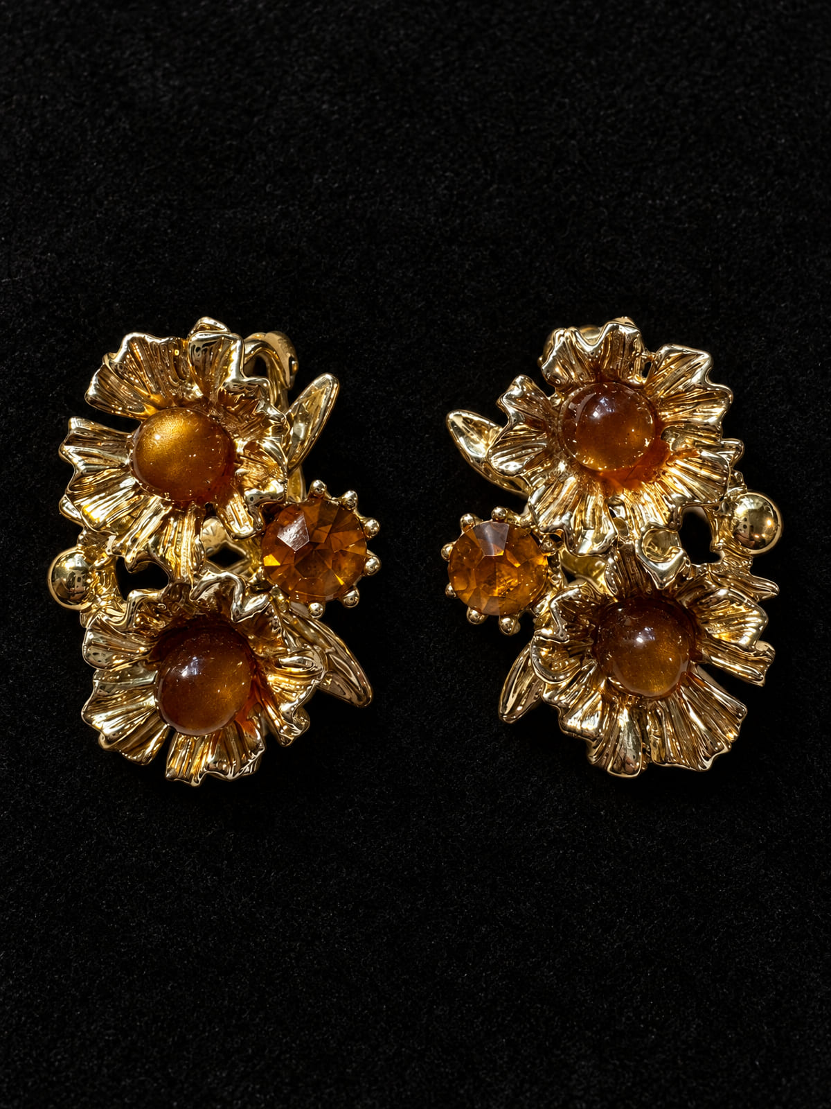 Floral Cluster Clip-On Earrings · Mid-century-style · Gold-Tone Amber-Look
