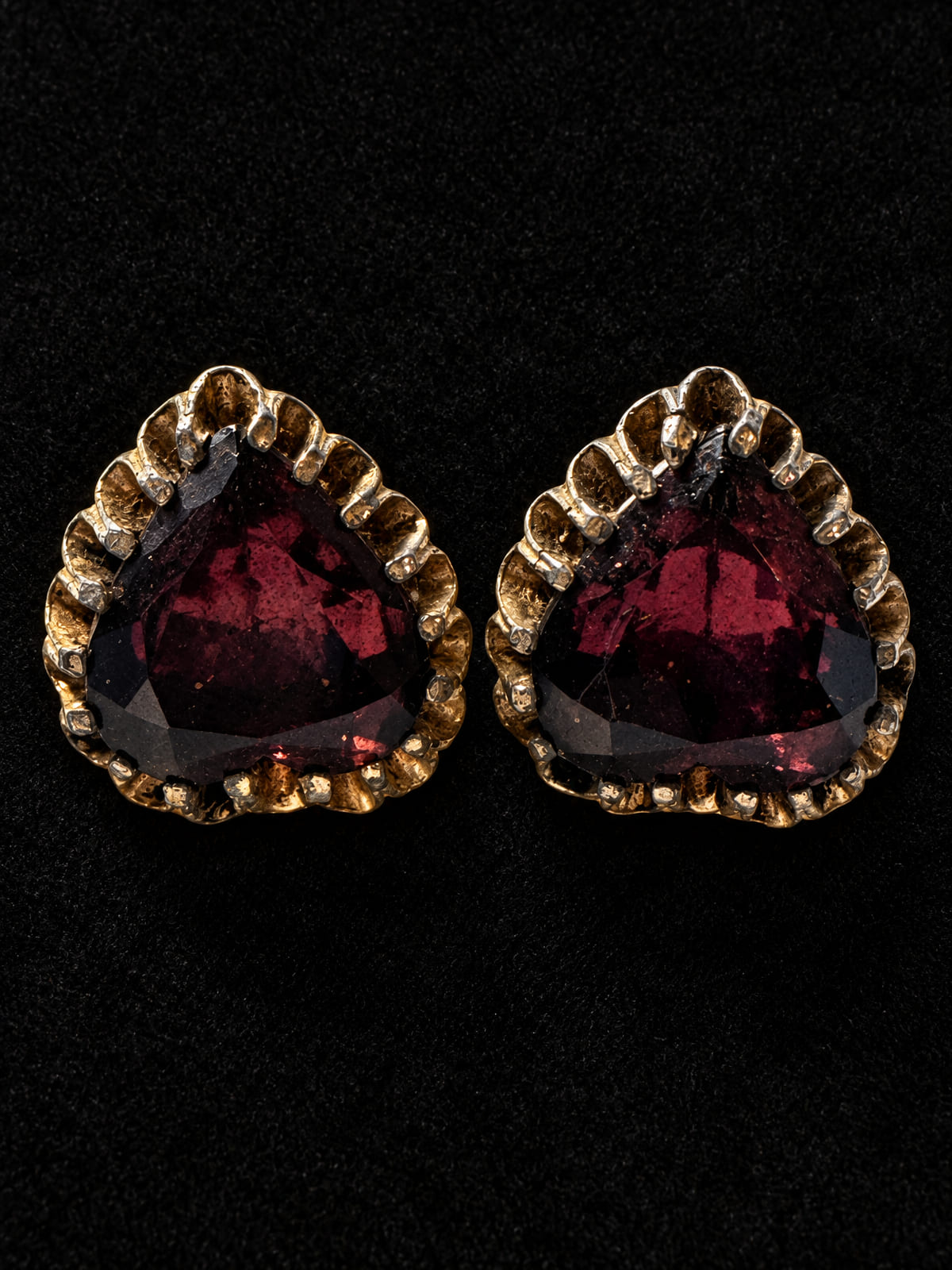 Sexy Screw-Back Earrings · Victorian-Style · Deep Burgundy Glass