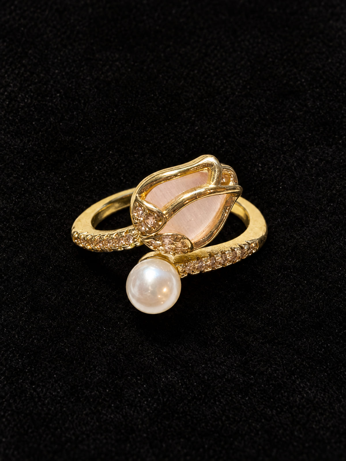 Gold-Tone Blush Cat's Eye & Faux Pearl Ring · Size 7