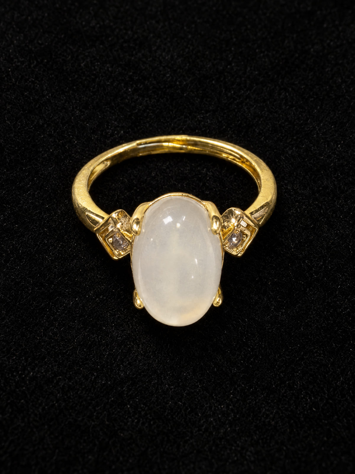 Oval Ring · Milky Cabochon + Rhinestone · Size 7