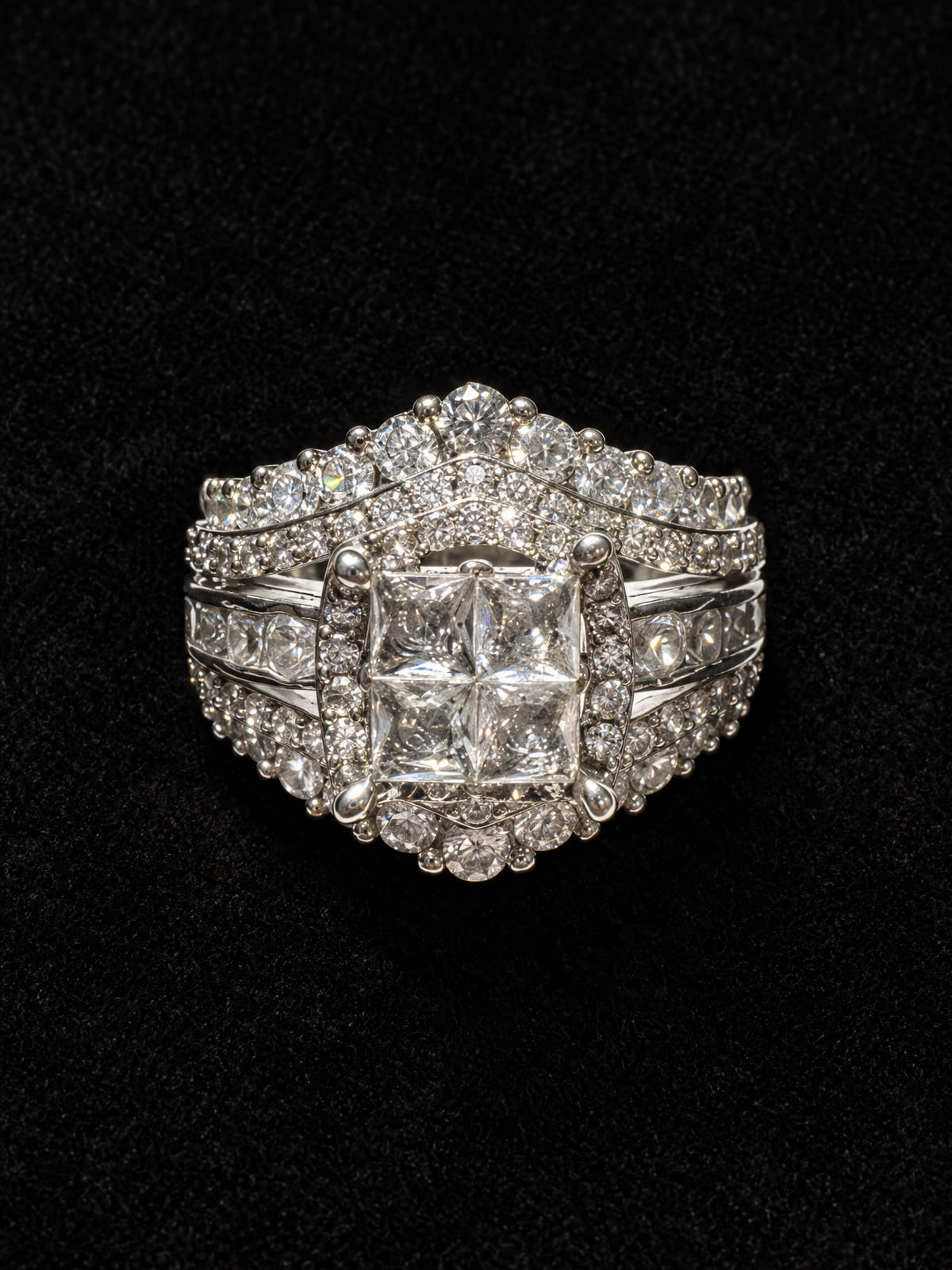 Crystal Cluster Cocktail Ring · Pavé Halo · Size 7 Silver-Tone