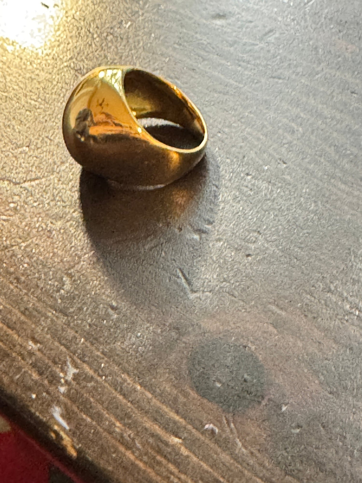 Gold-Tone Dome Signet Ring · Minimalist · Size 7 — photo 3