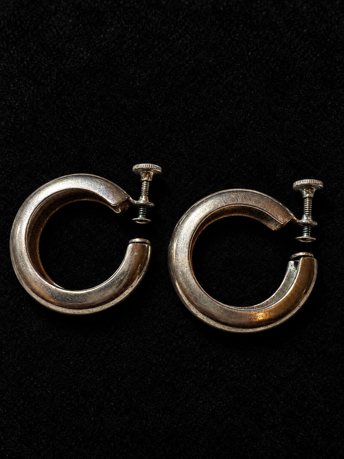 Silver-Tone Hoop Earrings · Mid-Century-Style · Screw-Back Non-Pierced