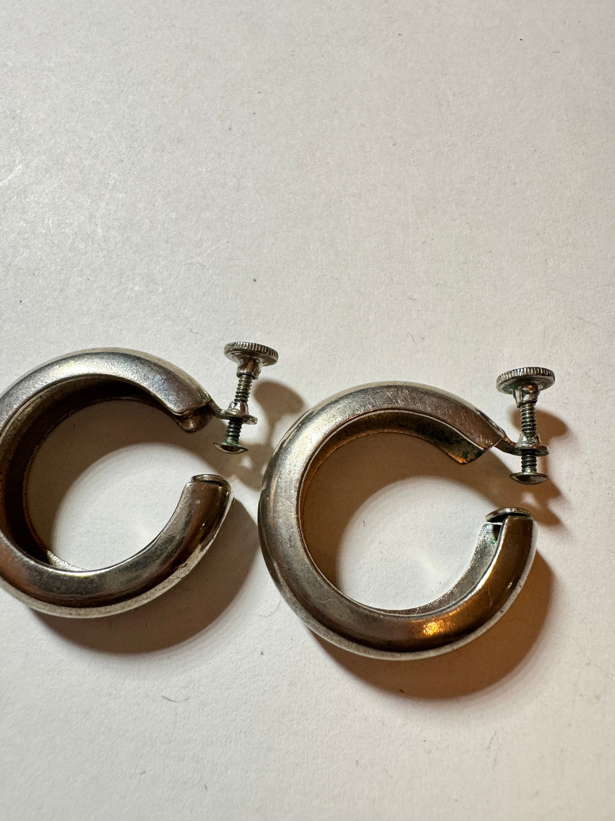 Silver-Tone Hoop Earrings · Mid-Century-Style · Screw-Back Non-Pierced — photo 2