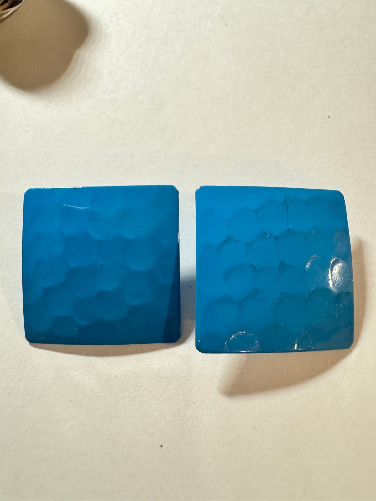 Clip-On Earrings · Mod-style · Turquoise-Blue Hammered Enamel Square — photo 2