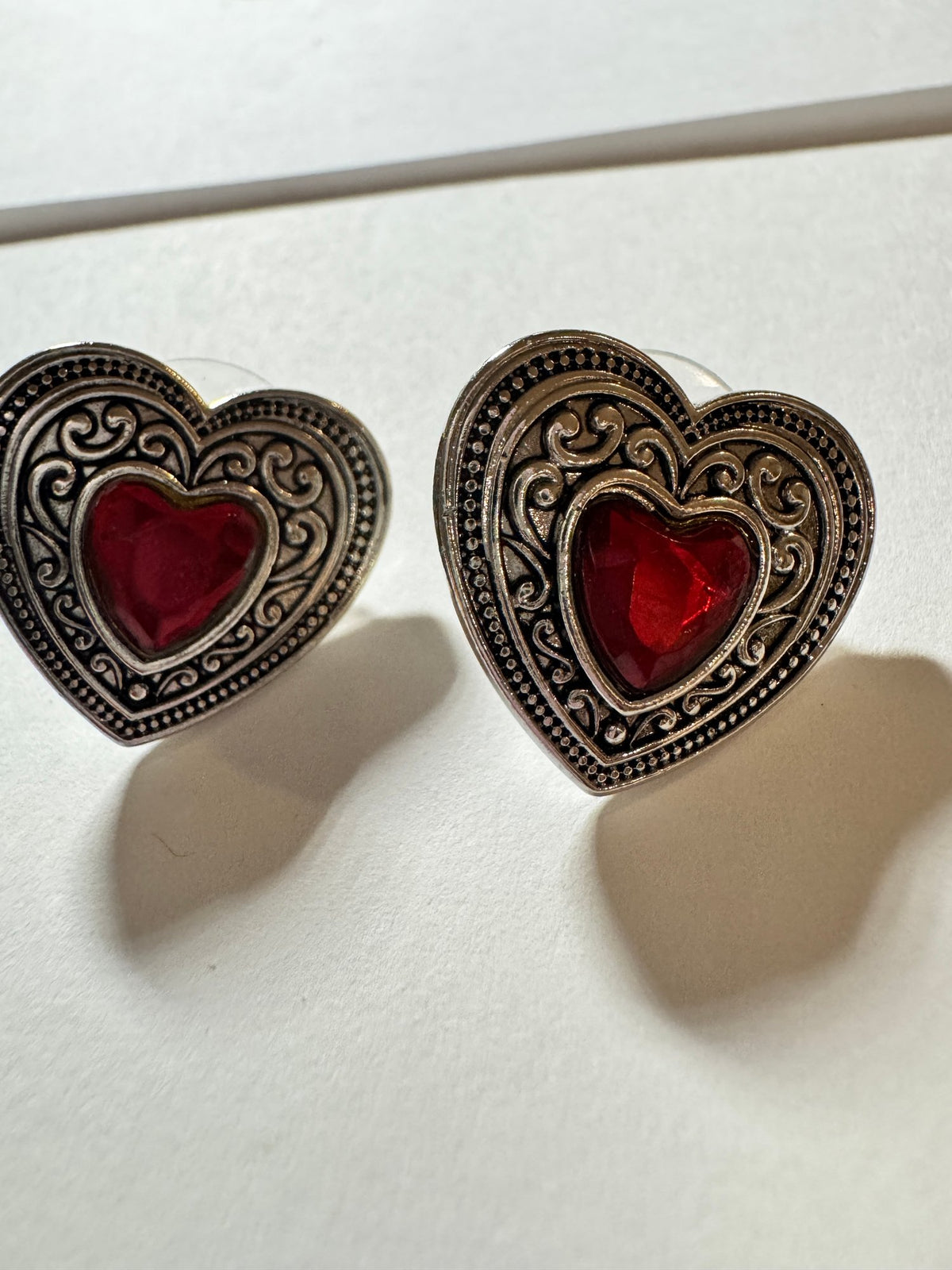 Heart Stud Earrings · Silver-Tone Filigree · Red Crystal Y2K — photo 2