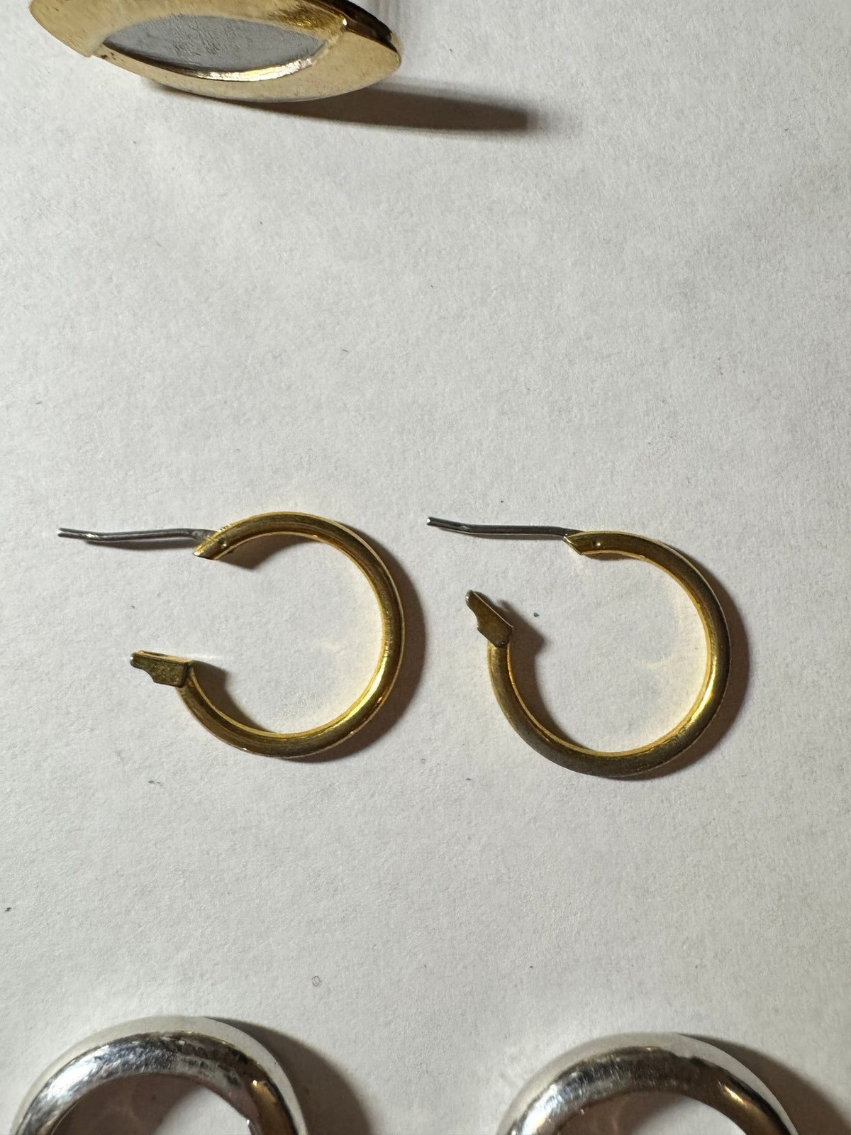 Gold-Tone Hoop Earrings · Minimalist · Small Classic Pierced — photo 2