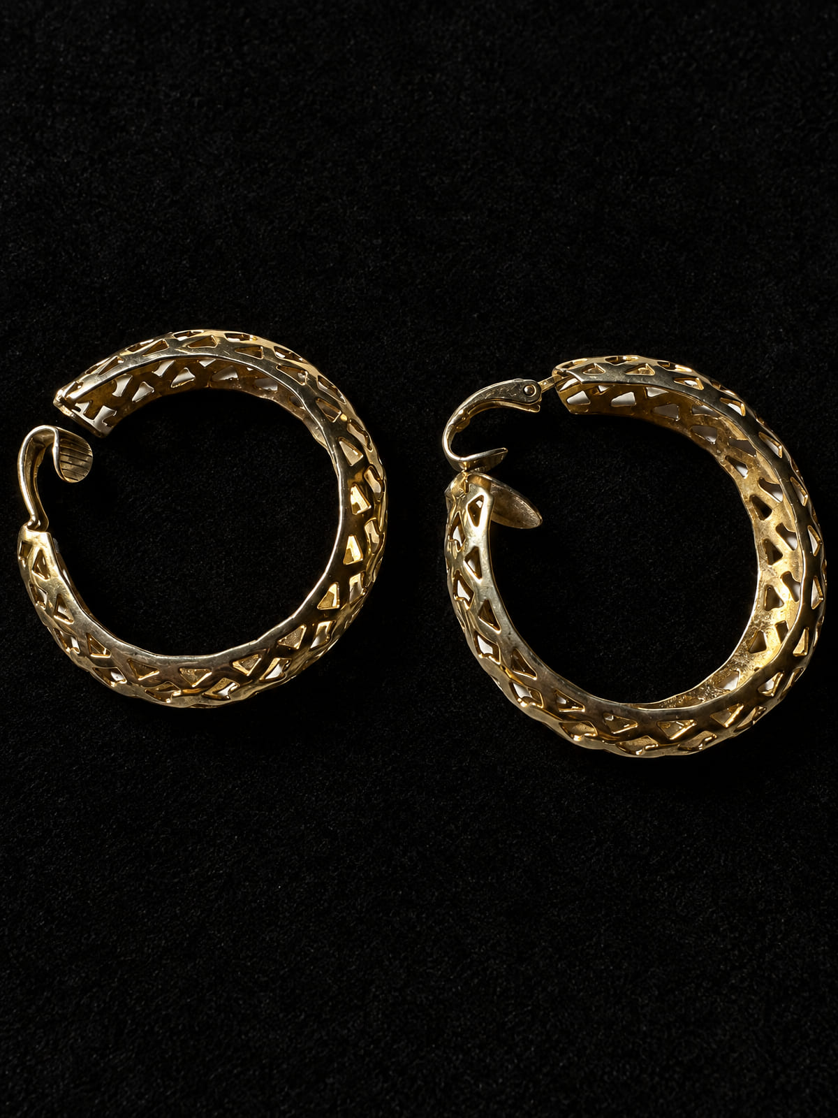 L.R. Segal California · Gold-Tone Lattice Hoop Earrings · Signed