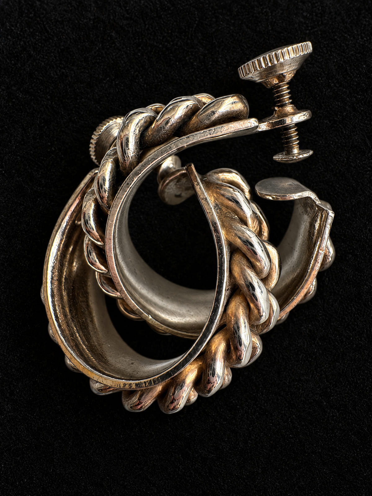 Silver-Tone Twisted Rope Hoop Earrings · Vintage-Style · Screw-Back