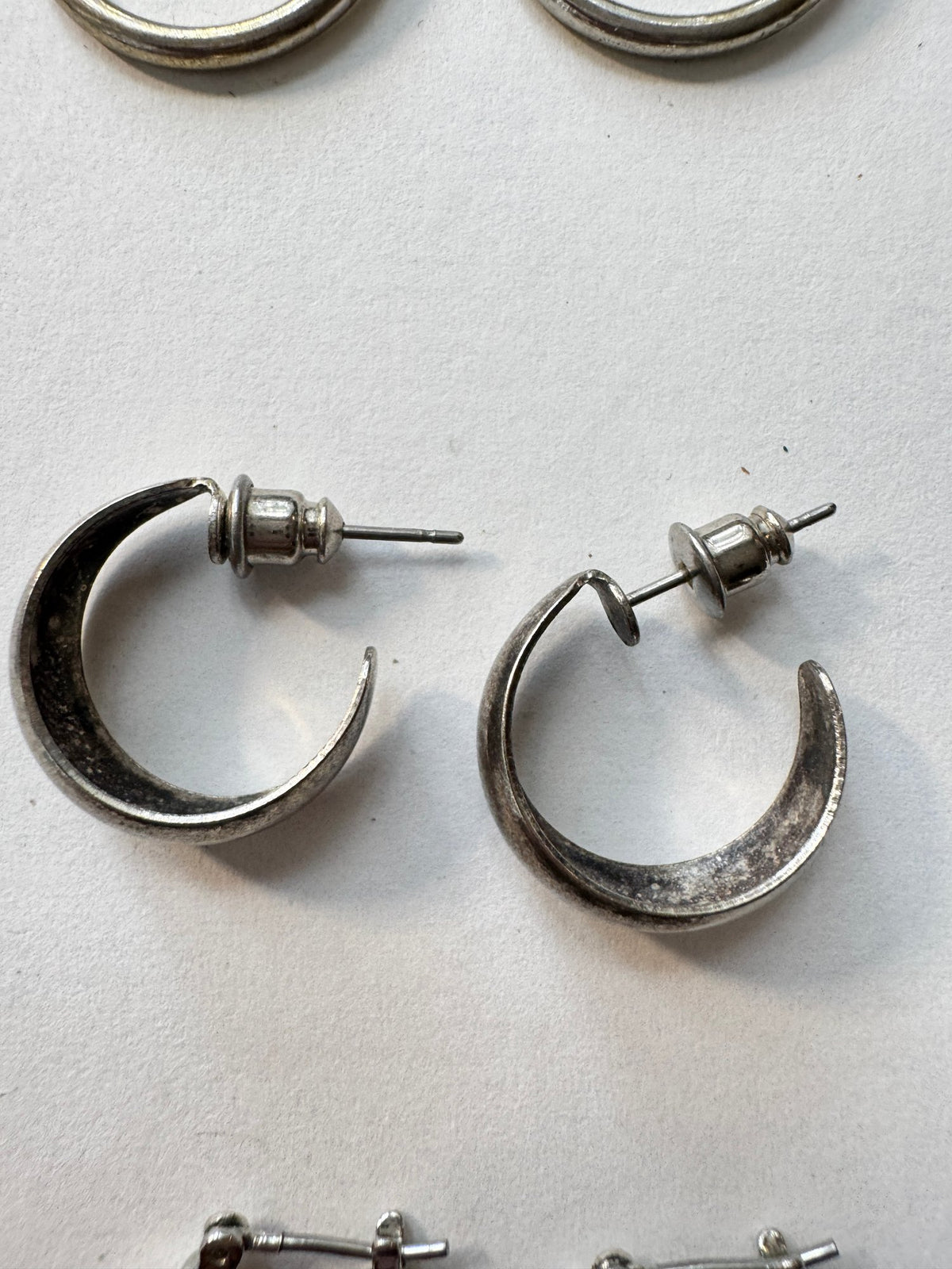 Silver-Tone Hoop Earrings · Chunky Mini Hoops · Antiqued Finish — photo 2