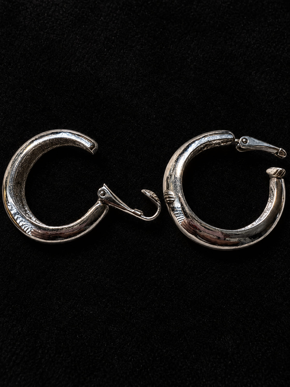 Roget TM · Silver-Tone Hoop Clip-On Earrings · Minimalist
