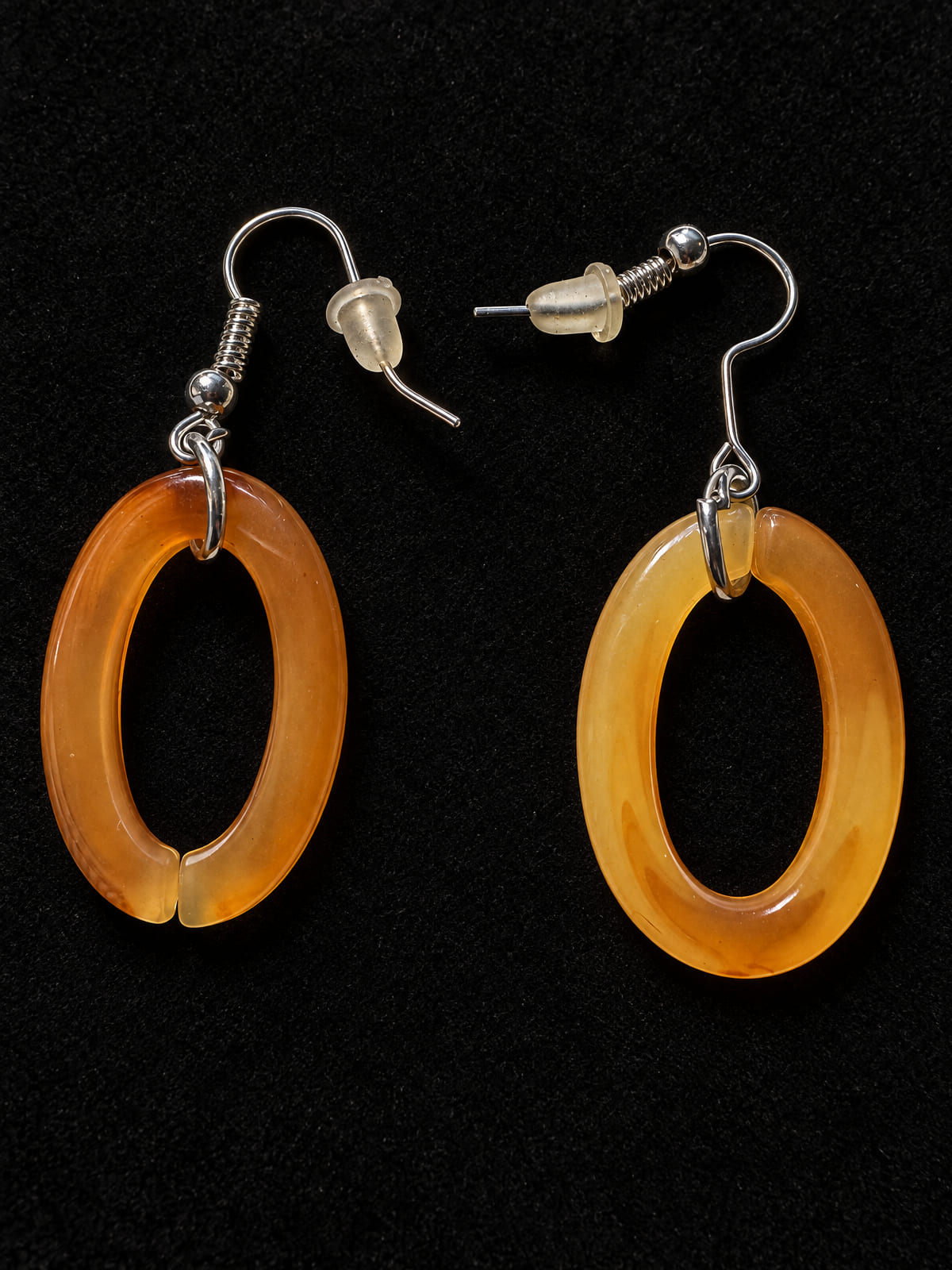 Amber Lucite Oval Drop Earrings · Mod-style · Honey Orange Silver-Tone
